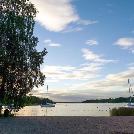 Vita Grindarna / Djuroe Havsbad Villa Djurhamn Екстериор снимка